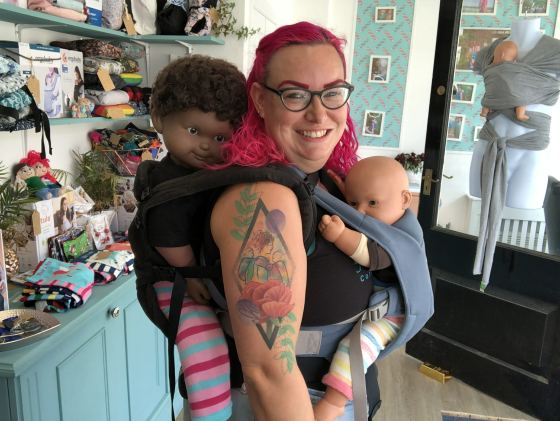 tandem babywearing - Omni breeze