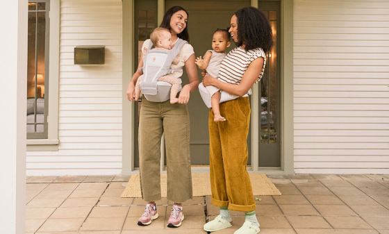 Alta Lift hip seat from Ergobaby