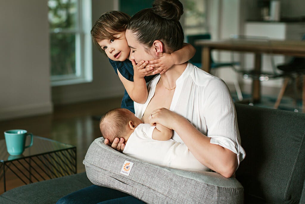 Will using a baby carrier improve your chance of succeeding with breastfeeding?