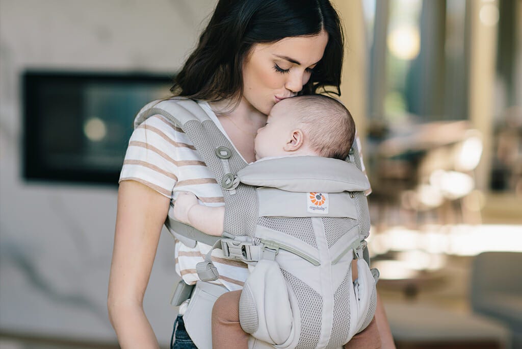 Does Mesh on an Ergobaby Carrier Really Make it Cooler?