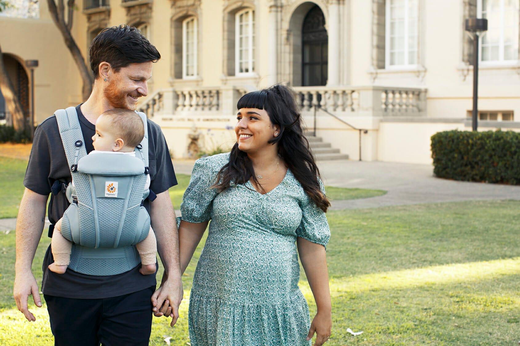 Omni 360 Cool Air Mesh vs Omni Breeze Baby Carrier