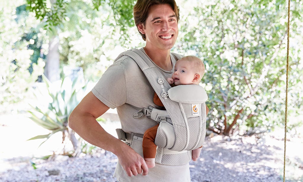 Summer babywearing: 6 top tips for using your baby carrier in warmer weather