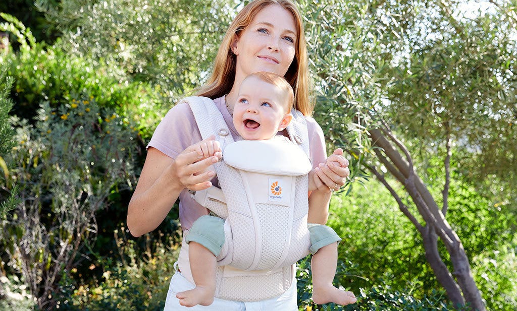 Outward facing babywearing checklist: How to get the right position.