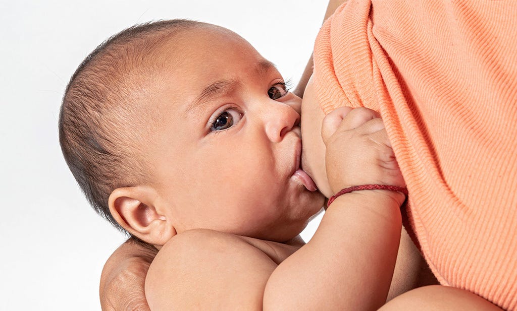 baby bites while breast/chestfeeding