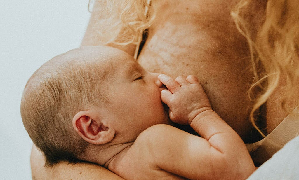 Newborn Breastfeeding<br />
